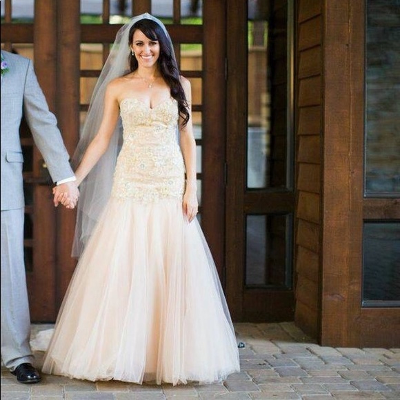 Watters Wedding Dress - Picture 2 of 7